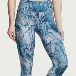 Victoria’s Secret On Point Blue Marble Leggings - sz 14